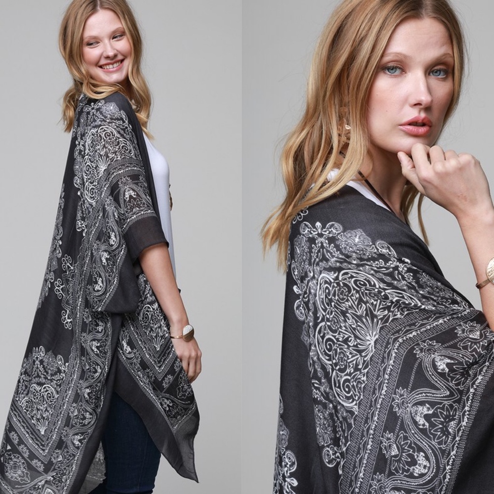 Softest Mandala Kimono - Picture 4 of 4